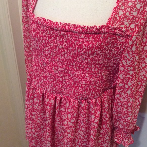 Torrid Top 1 Dark Pink White Floral Print Smocked - Picture 9 of 14